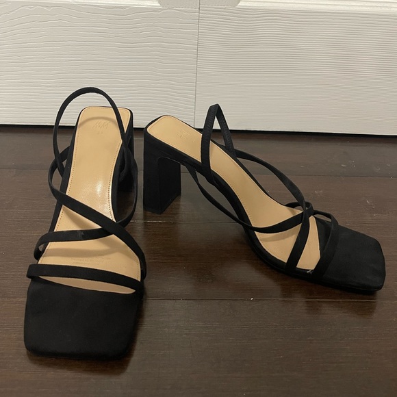 Sandals - Picture 2 of 6